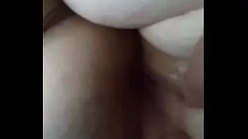 Riproduci È andata a letto così ho giocato con il suo buco del culo