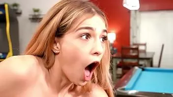 play 彼女は継父の新しい熟女ガールフレンドを犯した後、義理の兄に犯されます