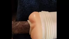 play Czarny kutas dominuje w świetle ciała podczas intensywnej sesji solo