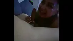 play الهواة الآسيوية في سن المراهقة يحصل على الرطب مص ديك أسود كبير