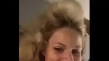 play She don't care showing her tits to strangers