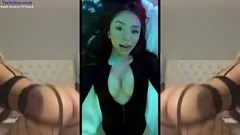 Putar Panas dan Busty: 10 menit PMV dengan beberapa adegan blowjob