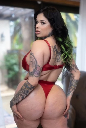 قناة Xwife Karen