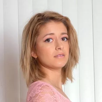 Bintang porno Izzy Bell